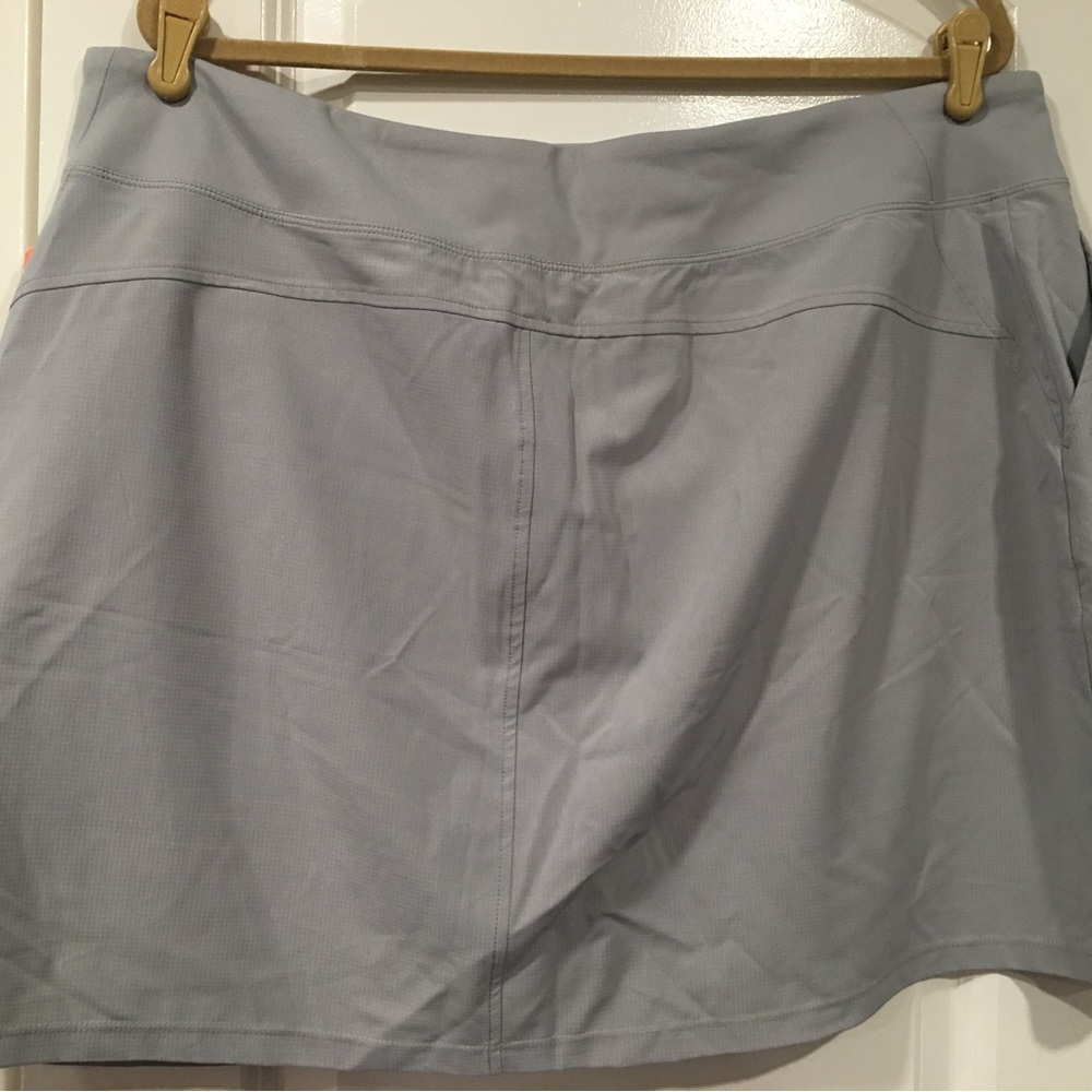 Women’s NWT Orvis textured lightweight, active skort, grey size xxl - Picture 4 of 5
